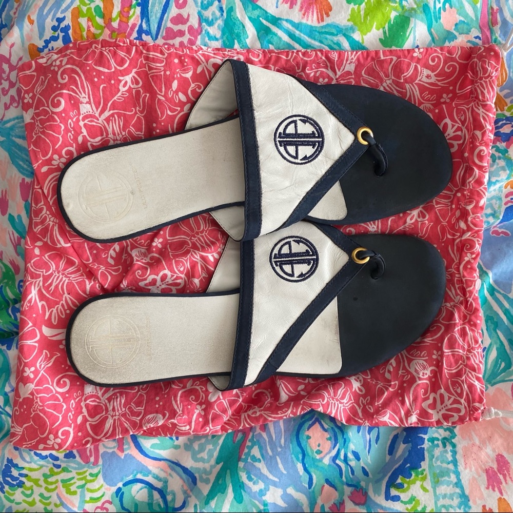 GUC Lilly Pulitzer size 9 Sandals Navy & White